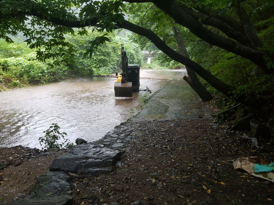 2049928719_vfxlcOJT_18d1e3efd3c3c1c26a58b6f5263c2fd3cc5a5402.jpg 이미지크게보기